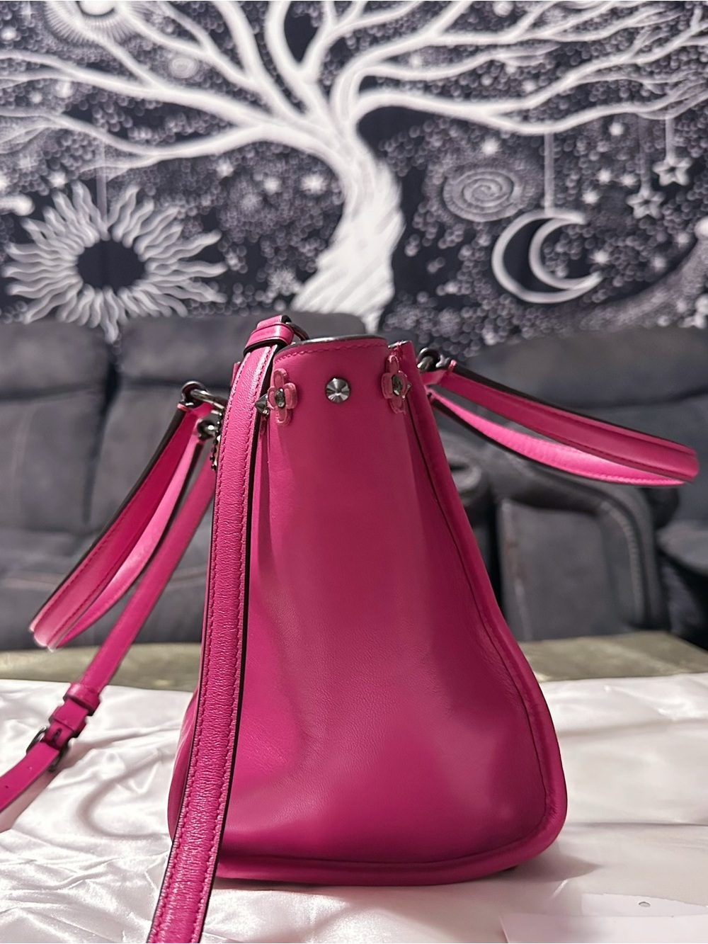 Rare Coach shoulder Bag Hot Pink Leather Tote bag Crossbody bag with Heart Charm - Picture 15 of 17